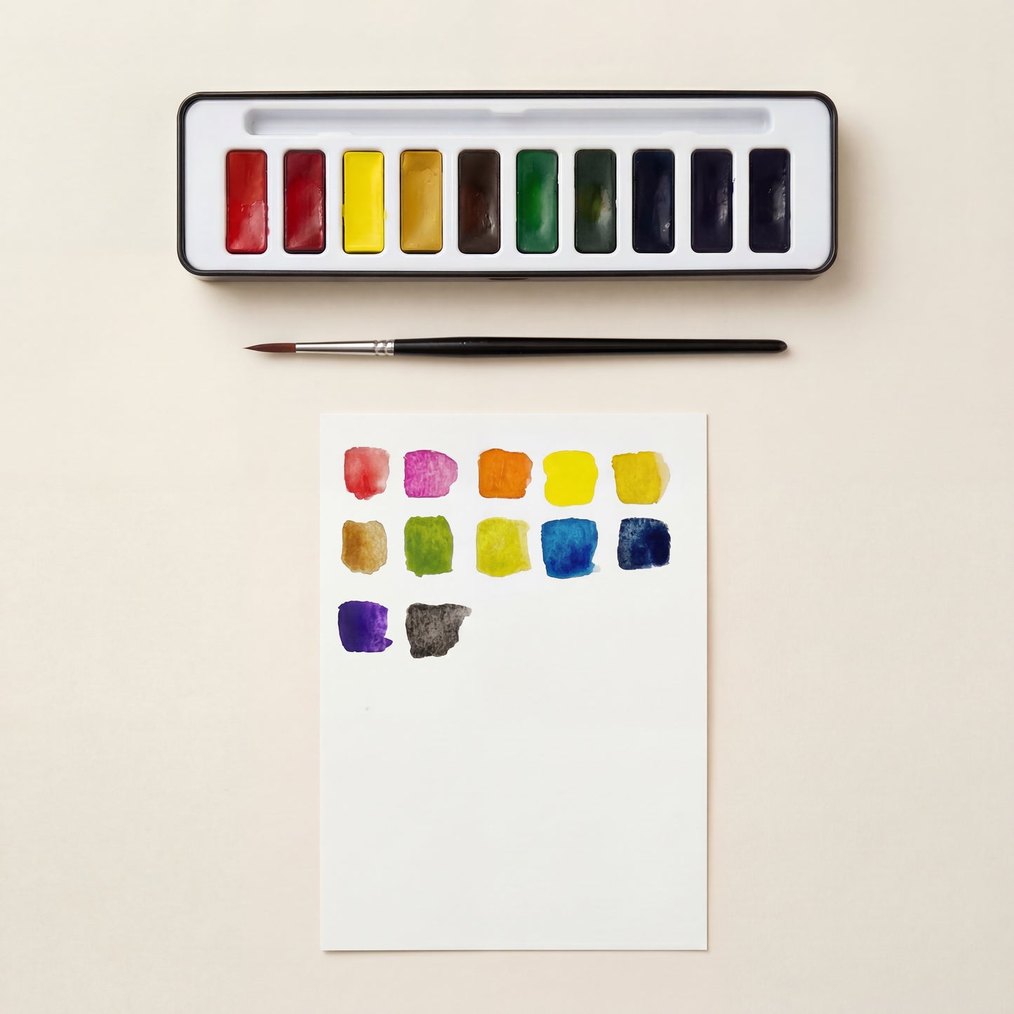 Palette aquarelle 12 couleurs incluse dans kit carnet d’aquarelle débutant